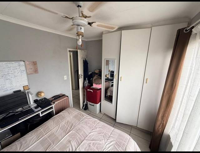 2 BEDROOM PROPERTY TO RENT IN GLEN MARAIS